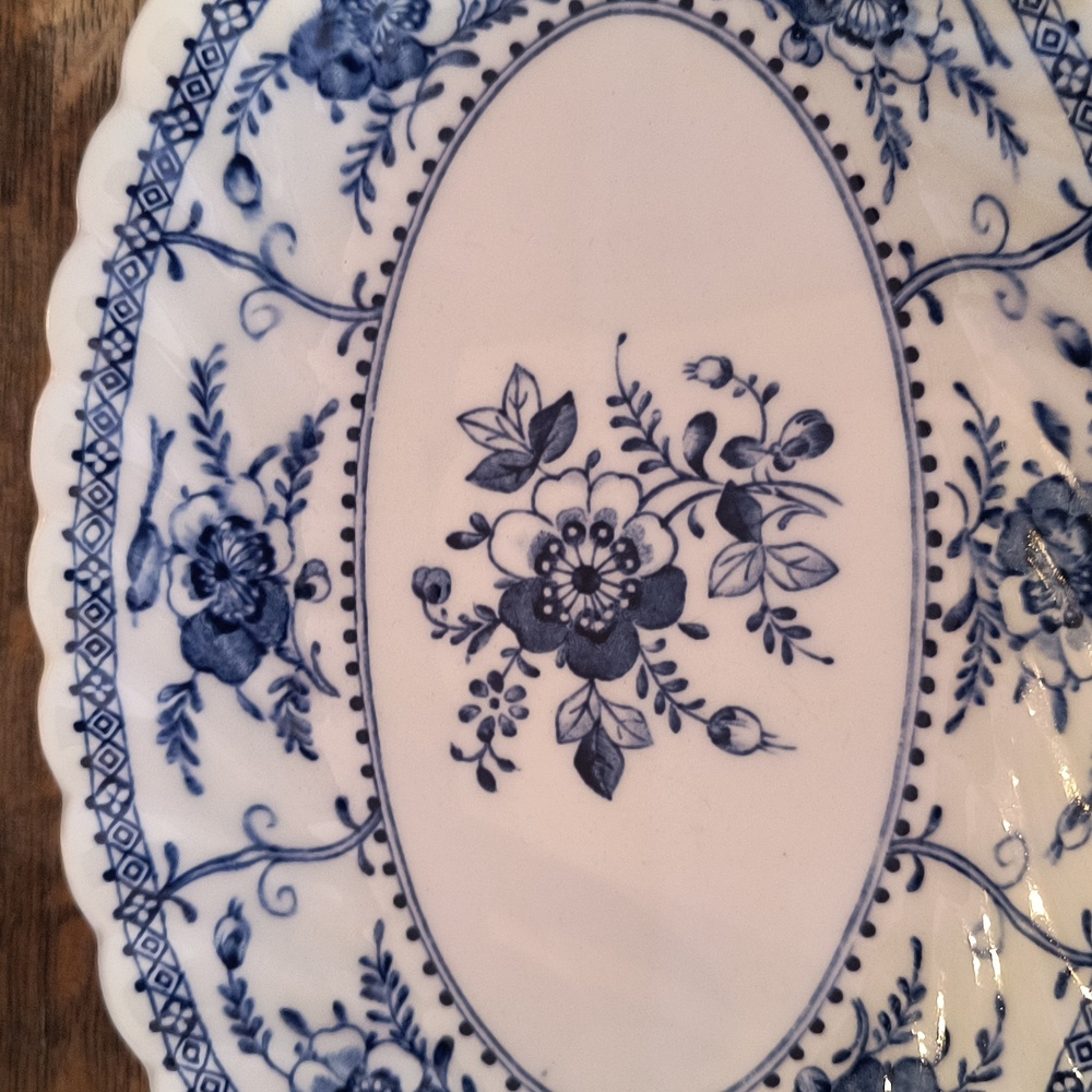 Johnson Bros Ironstone 4 Piece Set - Picture 10 of 16